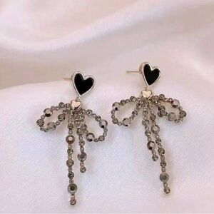 Elegant Heart and Bow Earrings in Black